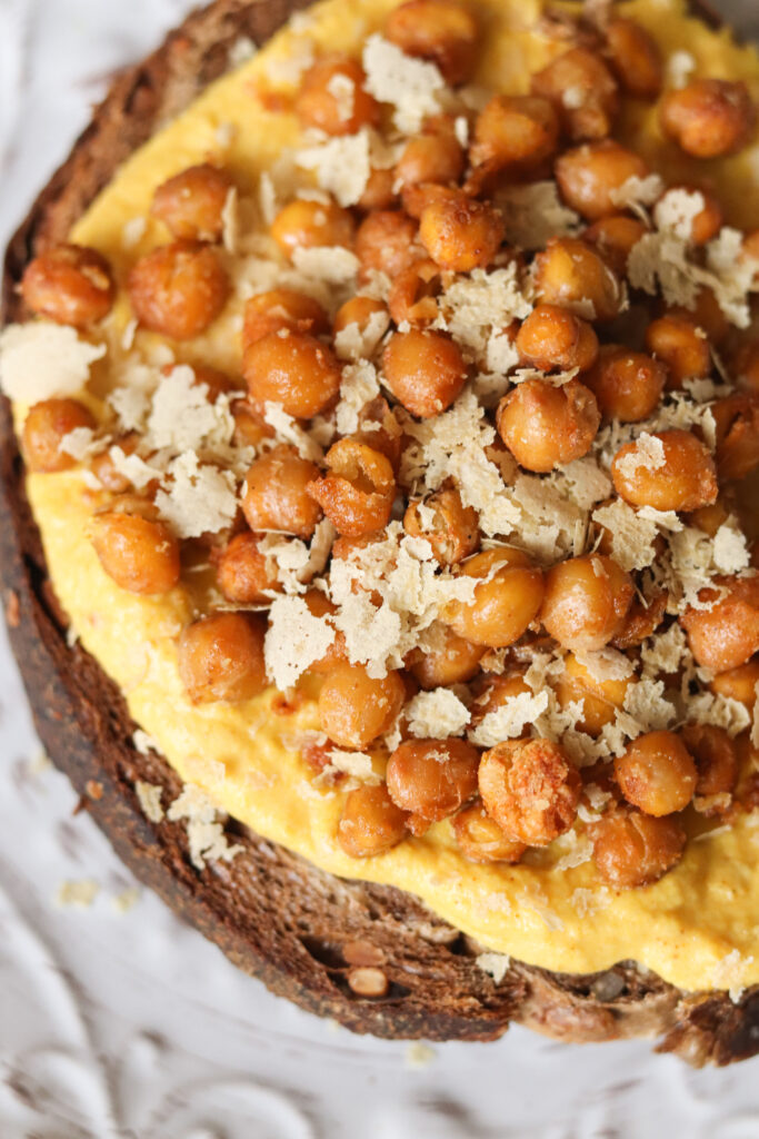 Toast with Chickpeas and UWEN